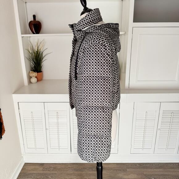 Max Studio Black White Geometric Print Cropped Bell Sleeve Puffer Jacket Size M - Picture 6 of 9